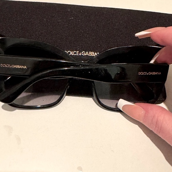 Authentic Dolce&Gabbana Black cat eye frame grey lense
DG4348 - Picture 8 of 11